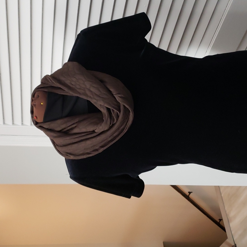 Scarf - Picture 2 of 4